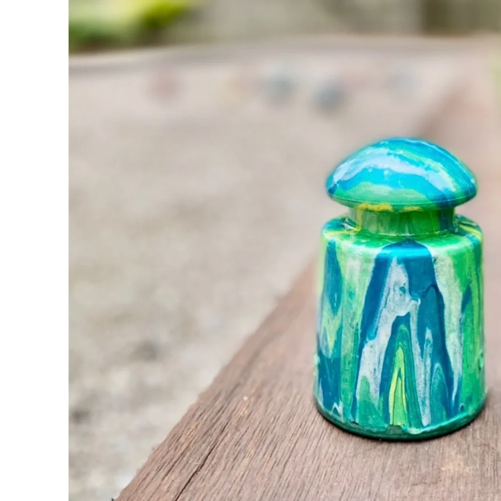 Yard Art / Home Decor / Garden / Bocce Ball Court Markers ~Vintage Insulators - Picture 5 of 9